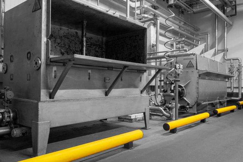 Gele Boplan TB MINI in een fabriek van Belcolade

