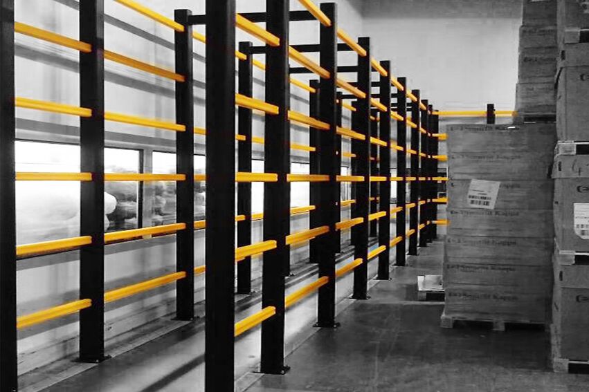 Boplan FLEX IMPACT® HT TUNNEL FREE STANDING in einer realen Umgebung - Handläufe