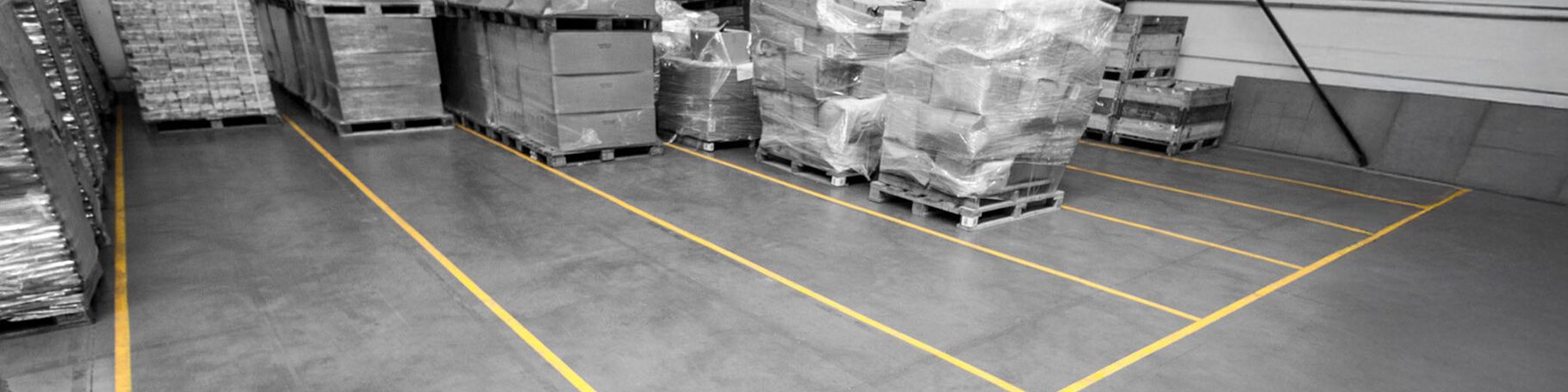 Gele Boplan LINE PLAN UNI in een industriële omgeving