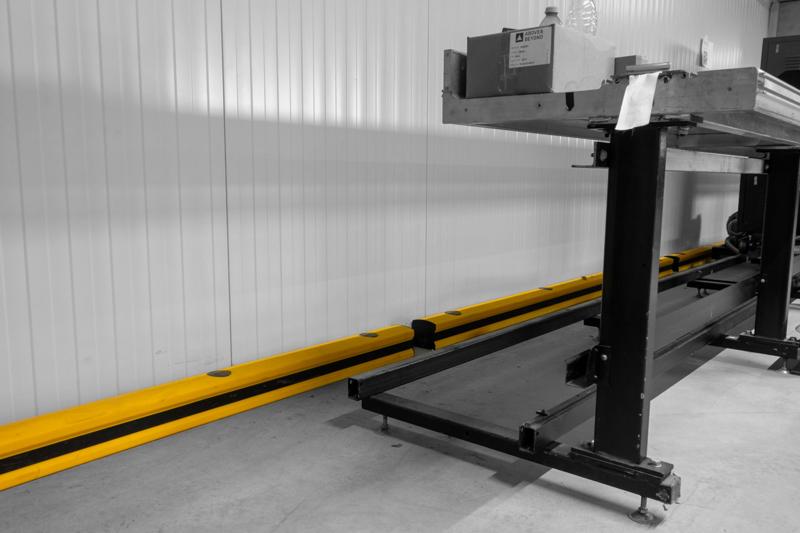 Boplan FLIP 120L giallo in uno stabilimento Above And Beyond

