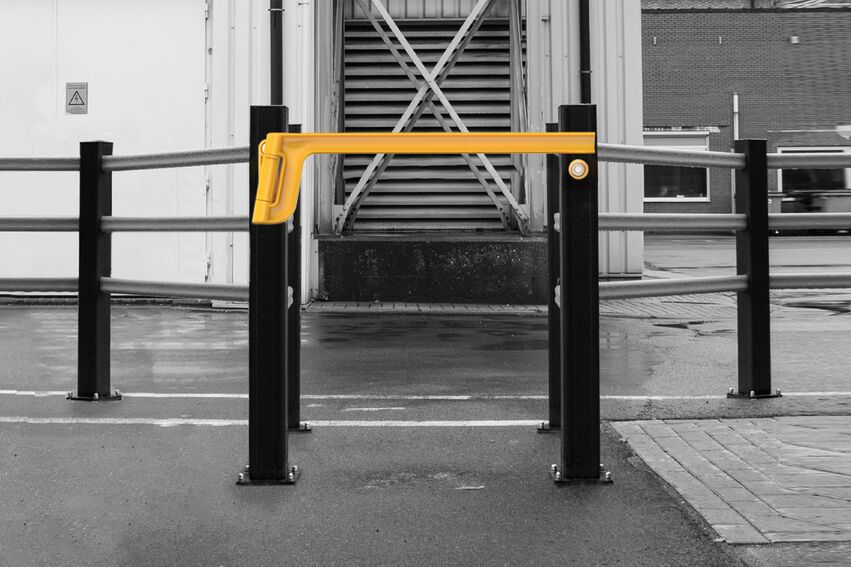 Boplan FLEX IMPACT® SINGLE AXES GATE in a live setting - Safety gate