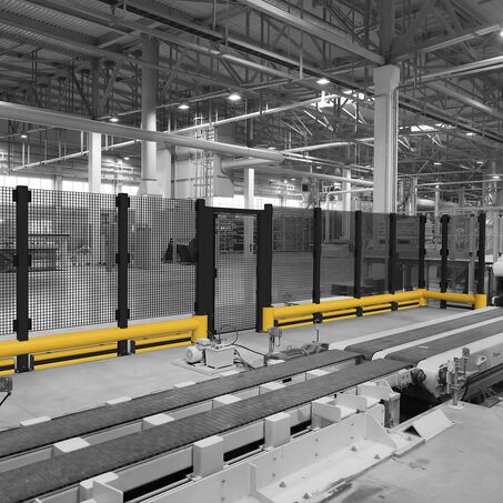 Kombination aus FENCE GATE mit TB 400 PLUS FENCE & FLIP; Maschinenschutz