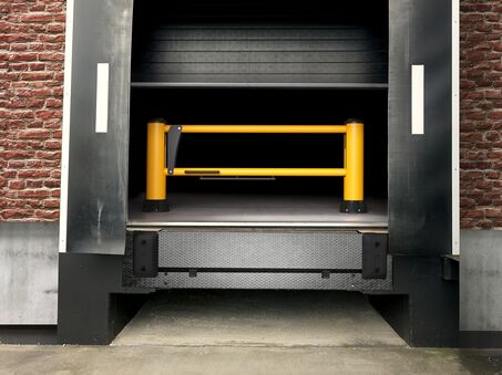 Boplan FLEX IMPACT® DG250R et Dock Bumper dans un environnement industriel
