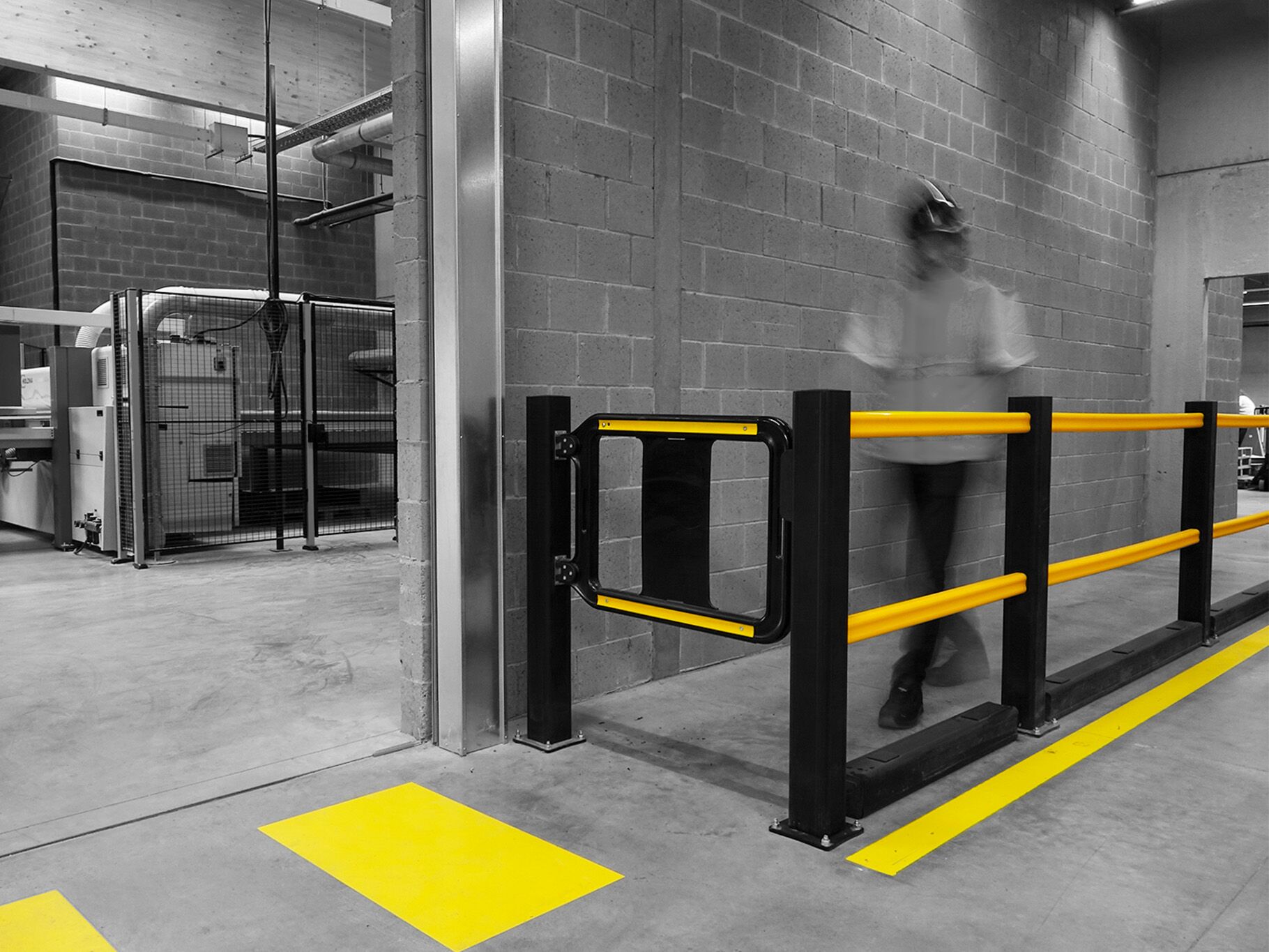 Boplan FLEX IMPACT® SG Swing Gate and HD Light in an industrial environment