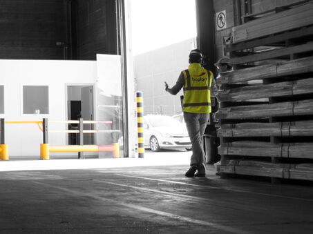 Boplan FLEX IMPACT® TB 400 Plus y Single Axes Gate en un entorno industrial