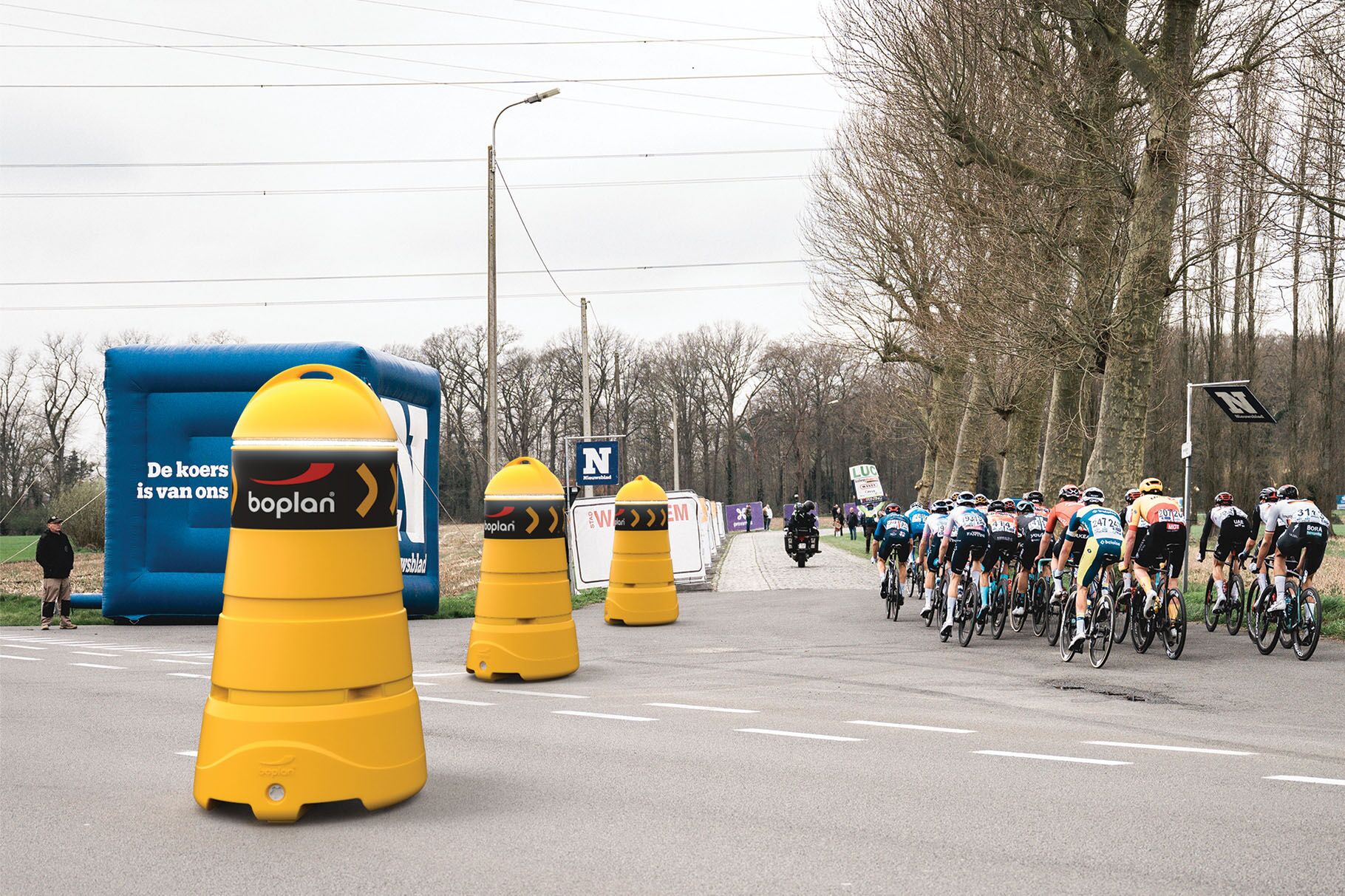 Foto des Boplan Race Guard, der bei einem Radrennen eingesetzt wird, um wechselnde Rennsituationen anzuzeigen