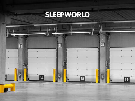 Gele Boplan TB 400, BO IMPACT in een fabriek van Sleepworld

