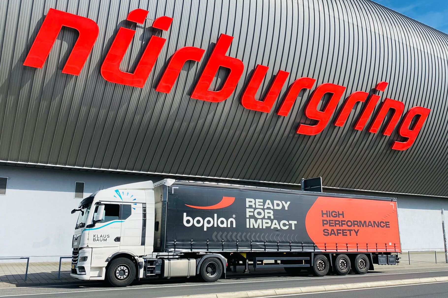 Foto eines Boplan-Lkw auf dem Nürburgring für den Rad Am Ring 2024