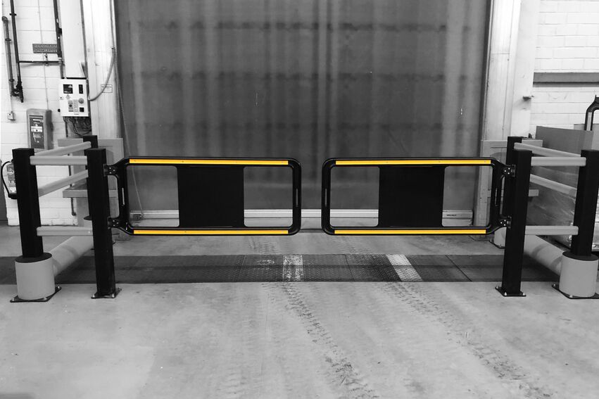 Boplan FLEX IMPACT® SG SWING GATE in a live setting - Safety gate