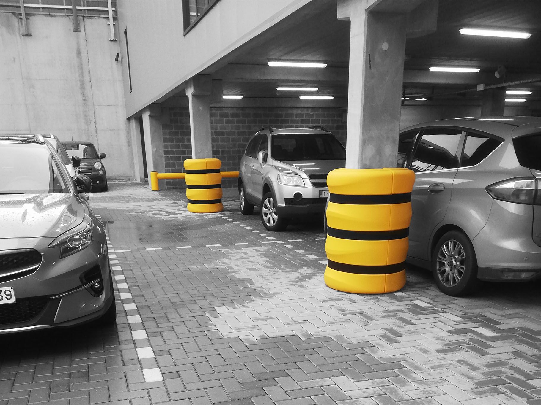 Boplan FLEX IMPACT® KP Protector in a parking environment