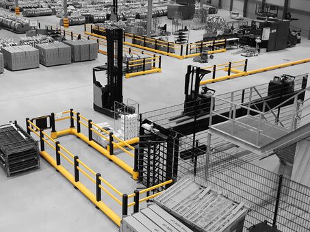 Boplan FLEX IMPACT® TB 260 Plus, TB 260 en SG Swing Gate in een industriële omgeving
