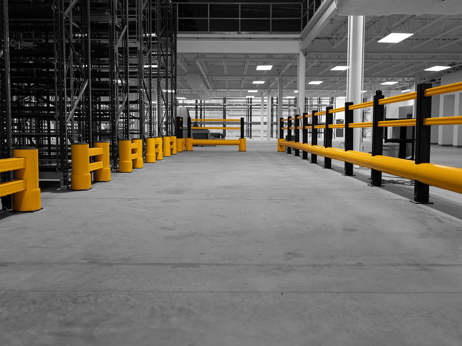 Boplan TB 400 PLUS giallo e RE RACK END in un magazzino Trainz
