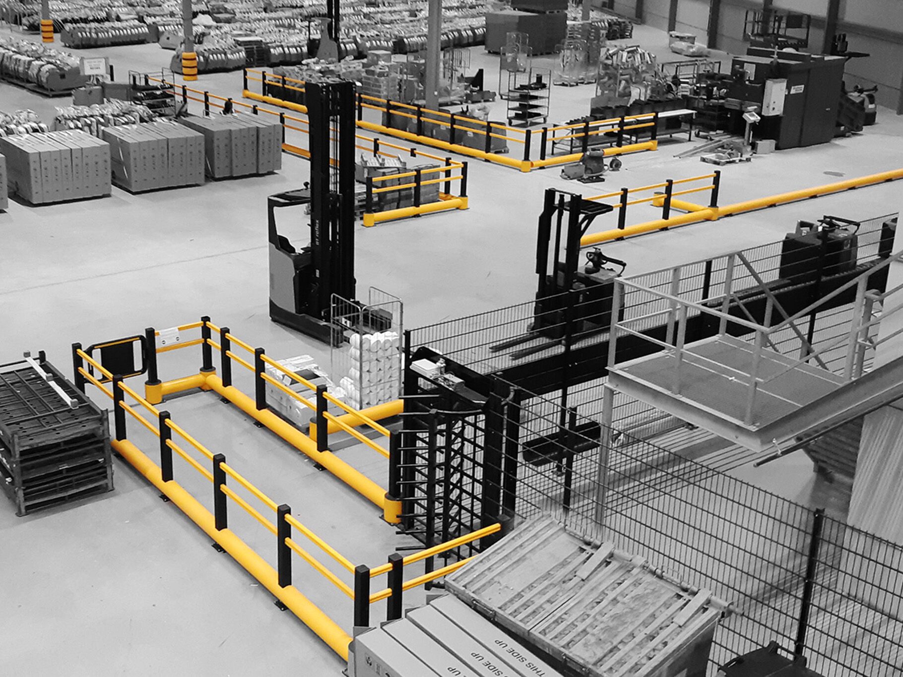 Boplan FLEX IMPACT® TB 260 Plus, TB 260 en SG Swing Gate in een industriële omgeving