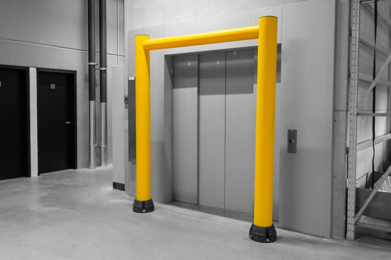 Boplan GP GOAL POST 200B giallo in uno stabilimento Above And Beyond
