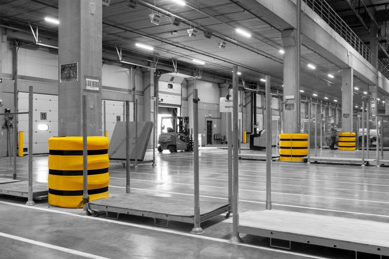 Boplan KP PROTECTOR e BO200F gialli in una rinomata struttura di un gigante dell'arredamento per esterni
