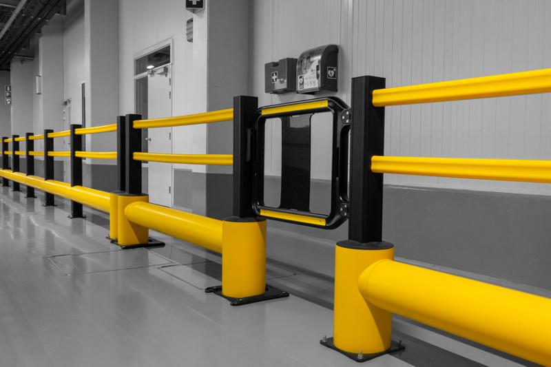 Gele Boplan TB 400 PLUS, SG SWING GATE in een fabriek van Belcolade
