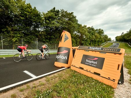 Photo of the Boplan Race Barrier and Race Totem used on the Nürburgring at Rad Am Ring