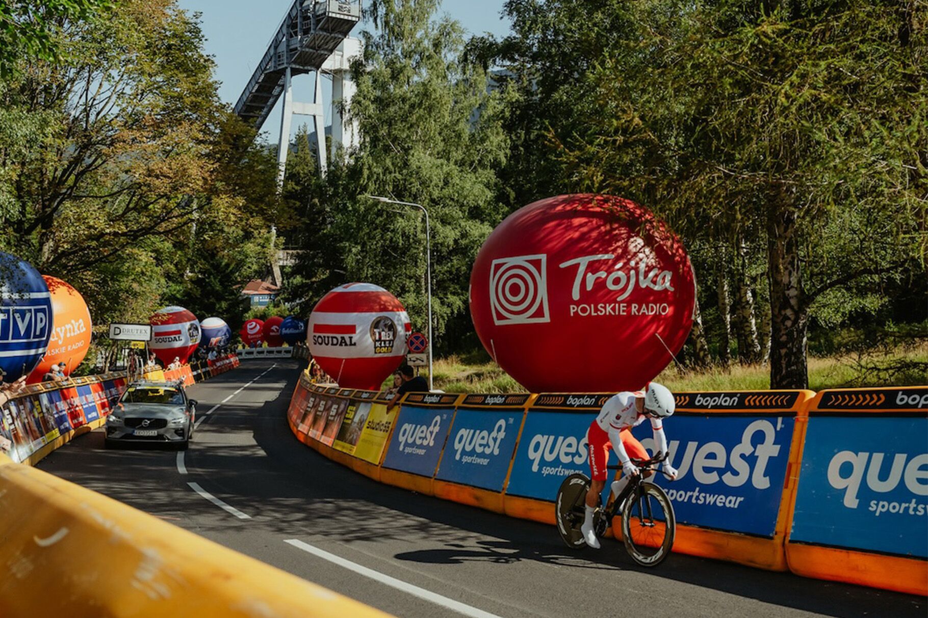 Photo of the Boplan Race Barriers used in Tour de Pologne 2024 to protect cyclists from obstacles