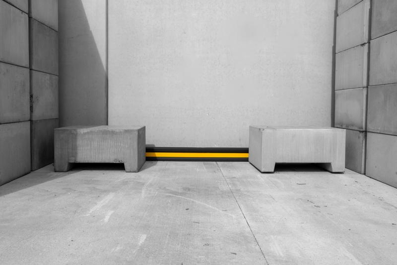 Boplan FLIP 200F giallo in uno stabilimento Above And Beyond
