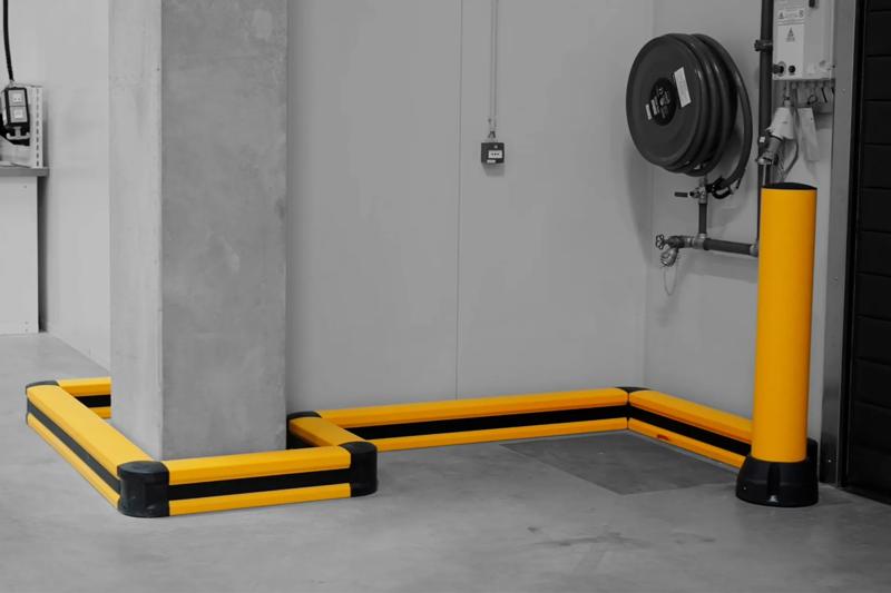 Gele Boplan FLIP 180L M, BO200R in een fabriek van Nippon Express
