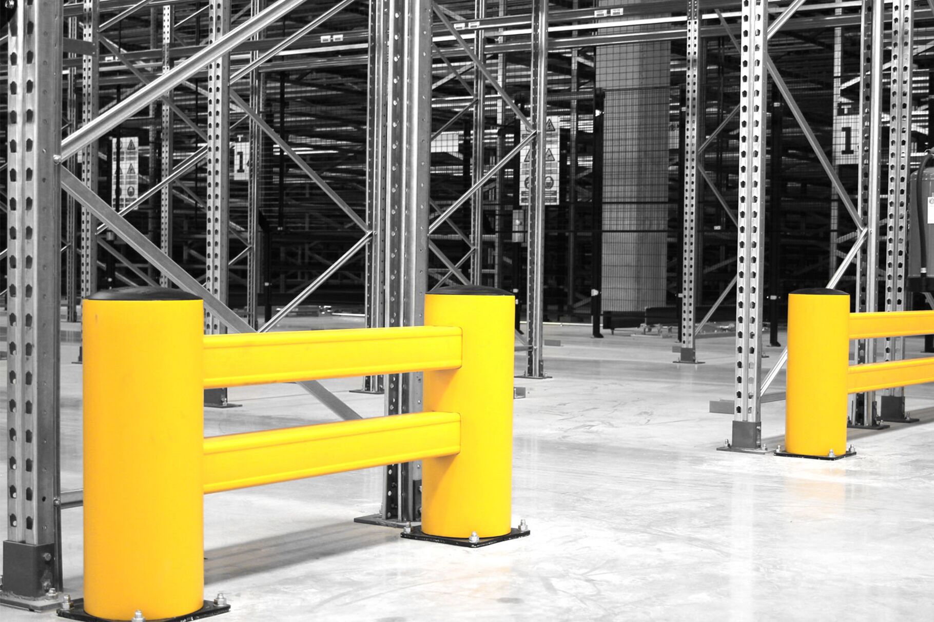 Boplan FLEX IMPACT® RE Rack End in een industriële omgeving

