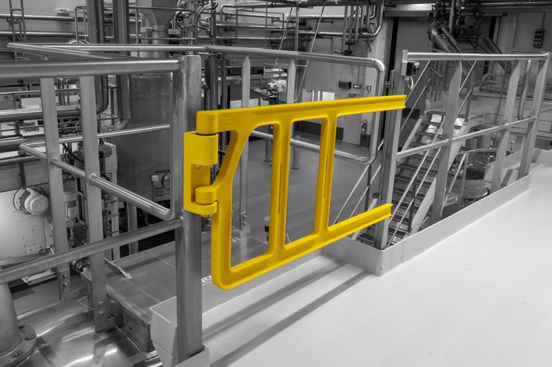 Gele Boplan DOUBLE AXES GATE in een fabriek van Belcolade
