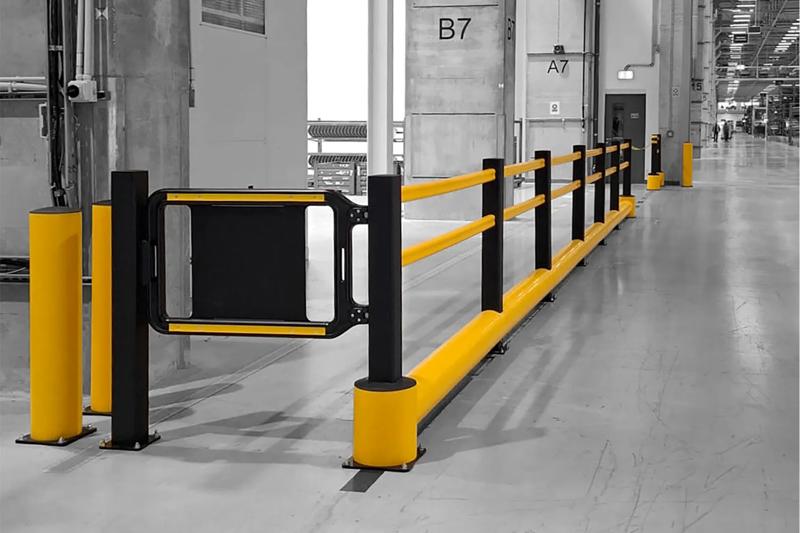 Boplan jaune TB 260 PLUS, BO BELT, BO IMPACT, SG SWING GATE dans une installation BMW

