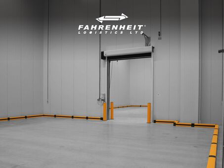 Boplan BO200R et FLIP 180M jaune dans l'usine de Fahrenheit Logistics
