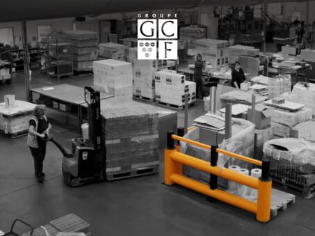 Gele Boplan TB260 DOUBLE PLUS in een fabriek van Grands Chais France
