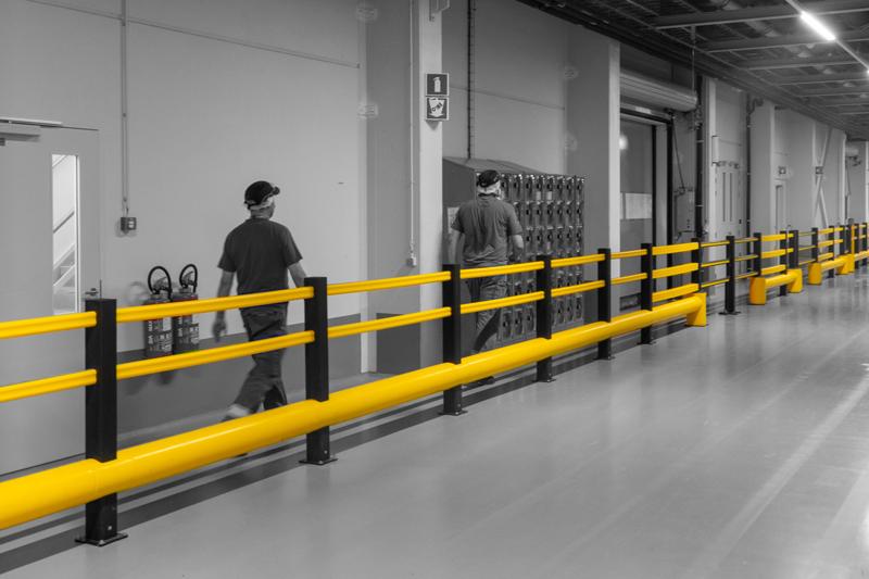 Gele Boplan TB 400 PLUS, SG SLIDING GATE in een fabriek van Belcolade

