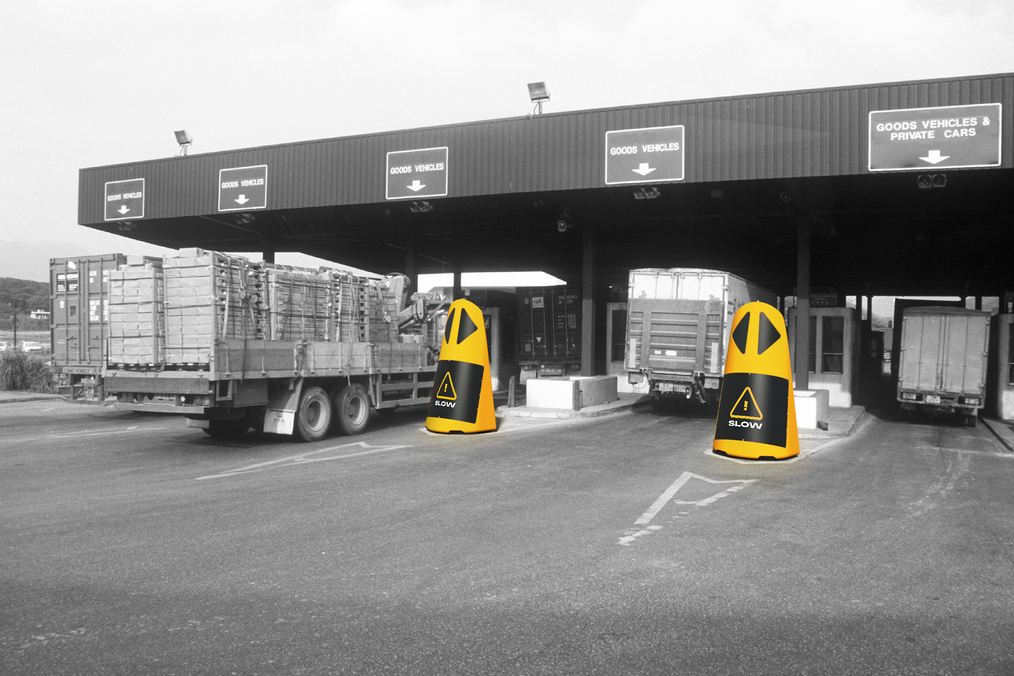 Boplan FLEX IMPACT® Safety Totem dans un environnement industriel