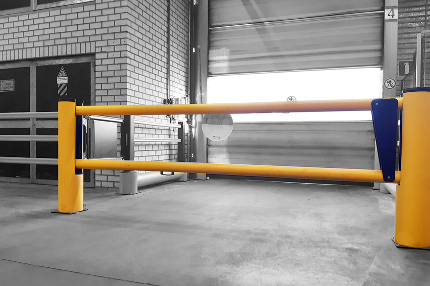 Boplan FLEX IMPACT® DOCK GATE FORCE in a live setting - Safety gate
