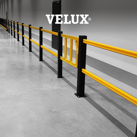 Gelbes Boplan HD LIGHT und DOUBLE AXES GATE in der Velux-Fabrik